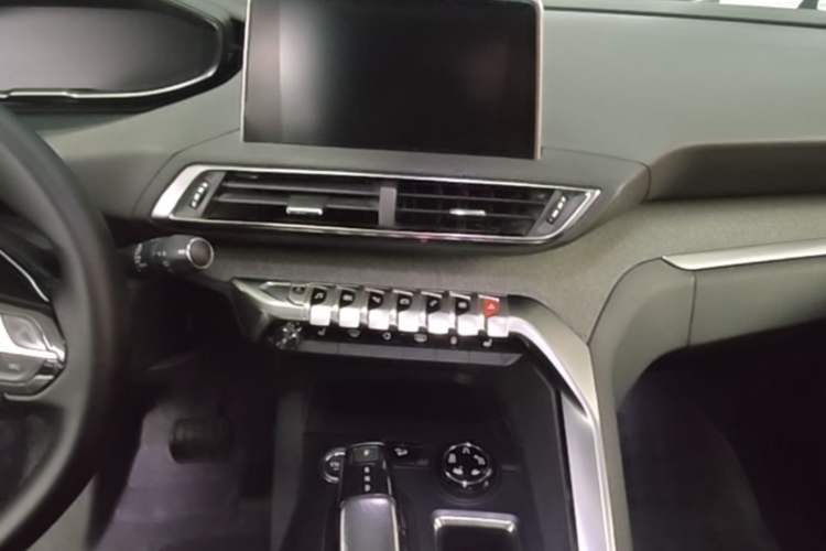 Used Peugeot 4008 2017 380THP Luxury Edition Audio And AC Panel