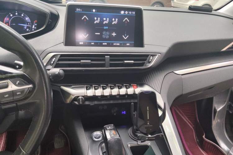 Used Peugeot 4008 2017 350THP Comfort Edition Audio And AC Panel