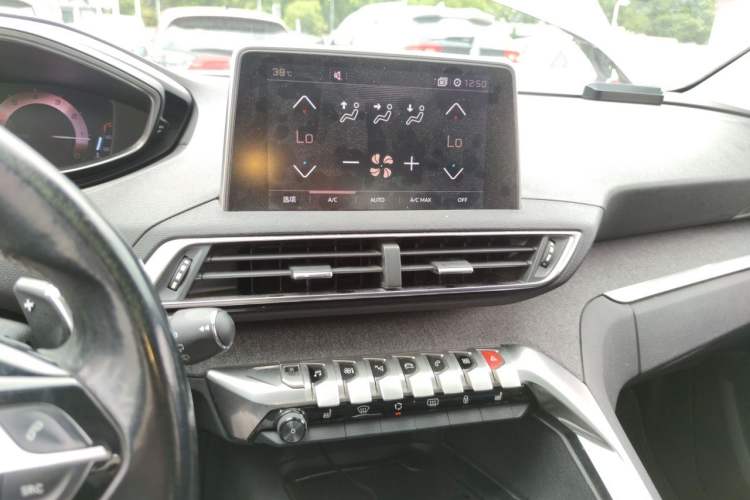Used Peugeot 4008 2017 380THP Luxury Edition Audio And AC Panel