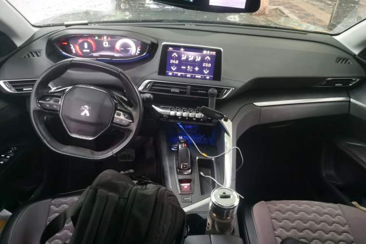 Used Peugeot 4008 2017 350THP Elite Edition Center Console