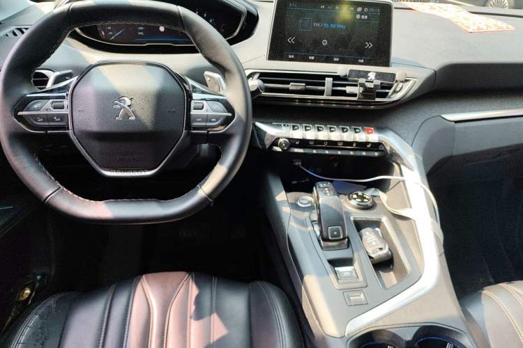 Used Peugeot 4008 2017 350THP Luxury Edition Center Console