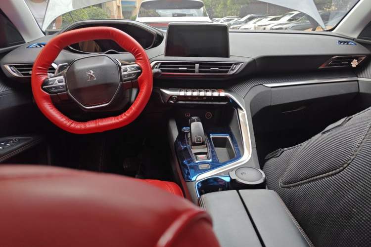Used Peugeot 4008 2017 350THP Elite Edition Center Console
