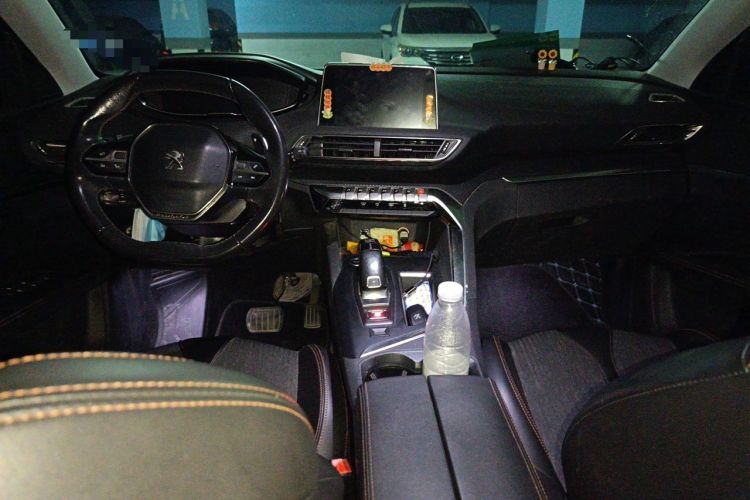 Used Peugeot 4008 2017 350THP Elite Edition Center Console