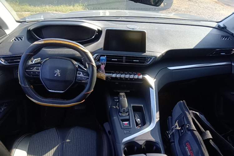 Used Peugeot 4008 2017 350THP Elite Edition Center Console