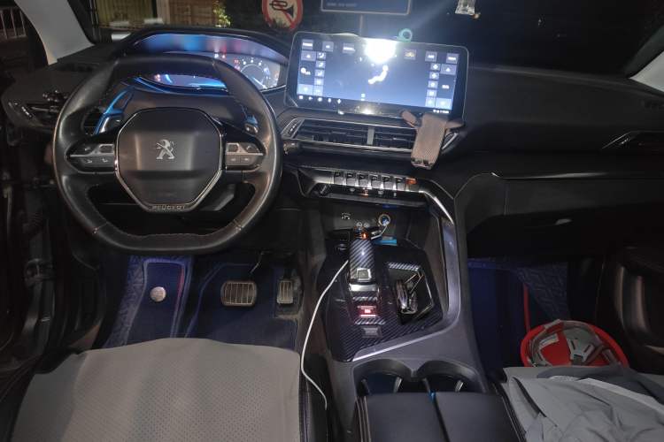 Used Peugeot 4008 2017 350THP Elite Edition Center Console