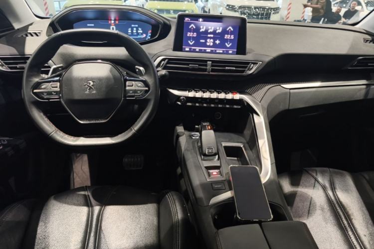 Used Peugeot 4008 2017 350THP Elite Edition Center Console