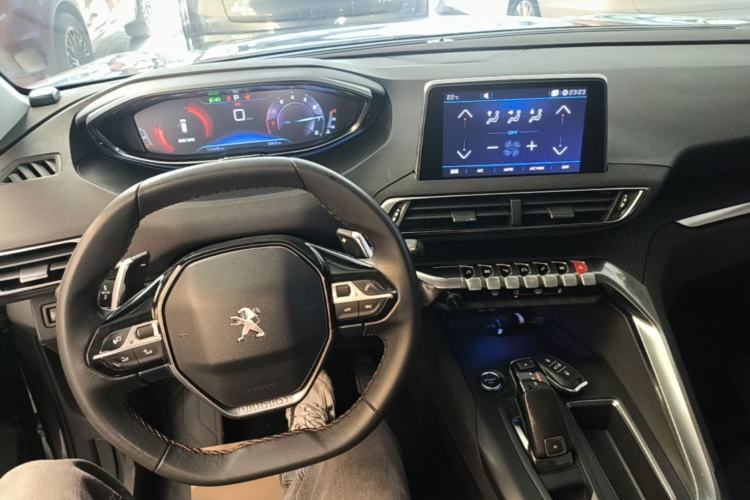 Used Peugeot 4008 2017 350THP Elite Edition Center Console
