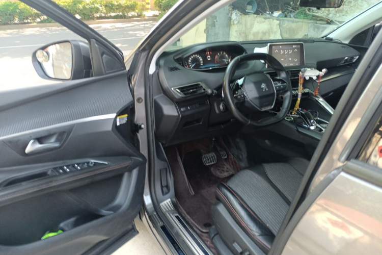 Used Peugeot 4008 2017 350THP Elite Edition Driver Seat