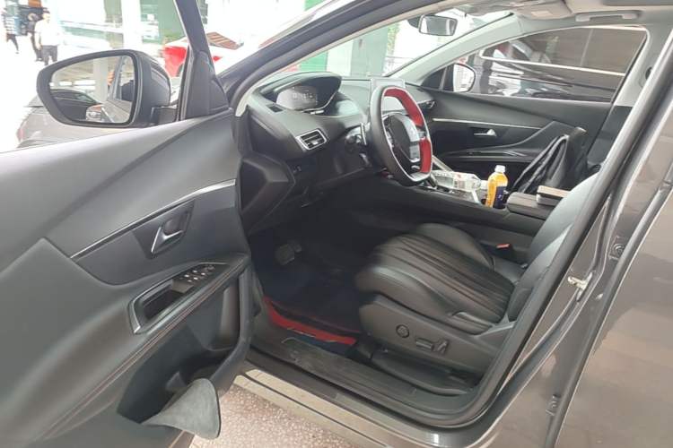 Used Peugeot 4008 2017 350THP Elite Edition Driver Seat
