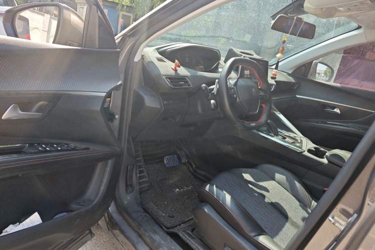 Used Peugeot 4008 2017 350THP Elite Edition Driver Seat