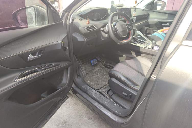 Used Peugeot 4008 2017 350THP Elite Edition Driver Seat