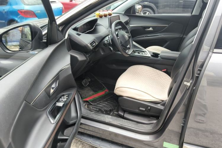 Used Peugeot 4008 2017 350THP Elite Edition Driver Seat