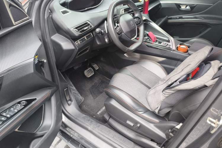 Used Peugeot 4008 2017 350THP Elite Edition Driver Seat