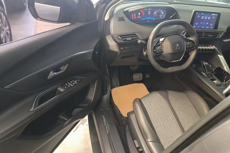 Used Peugeot 4008 2017 350THP Elite Edition Driver Seat