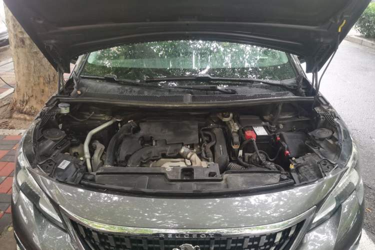 Used Peugeot 4008 2017 350THP Elite Edition Engine Bay