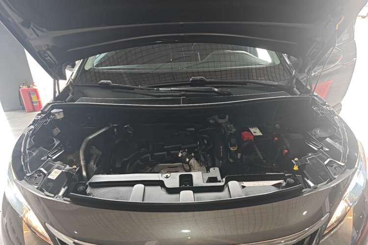 Used Peugeot 4008 2017 350THP Elite Edition Engine Bay