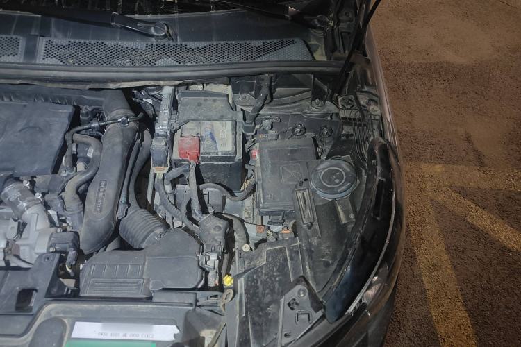 Used Peugeot 4008 2017 350THP Elite Edition Engine Bay Left