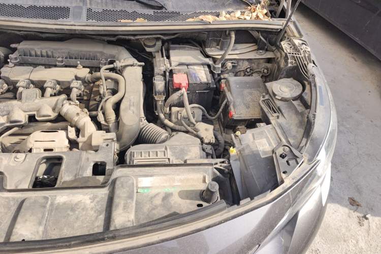 Used Peugeot 4008 2017 350THP Elite Edition Engine Bay Left