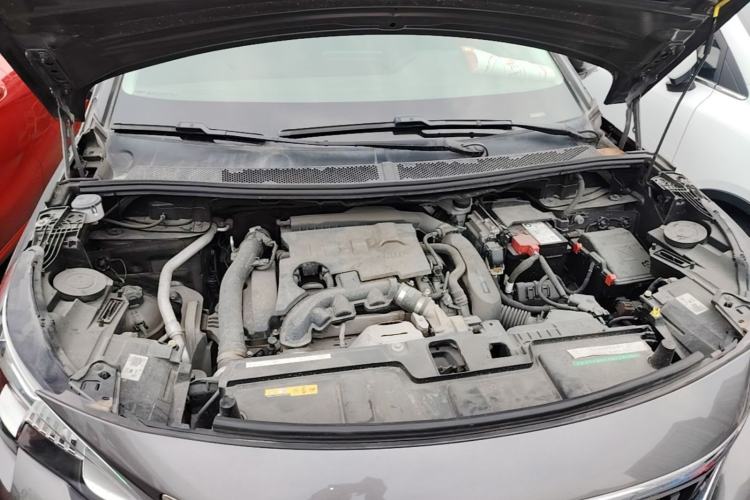 Used Peugeot 4008 2017 350THP Elite Edition Engine Bay