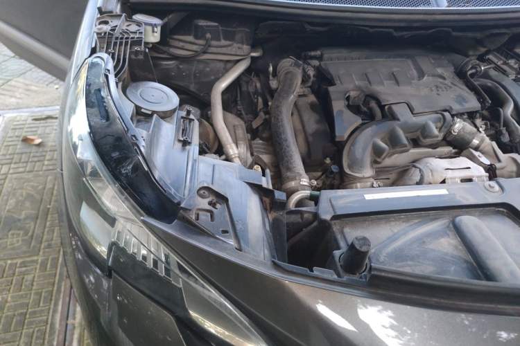 Used Peugeot 4008 2017 350THP Elite Edition Engine Bay Right