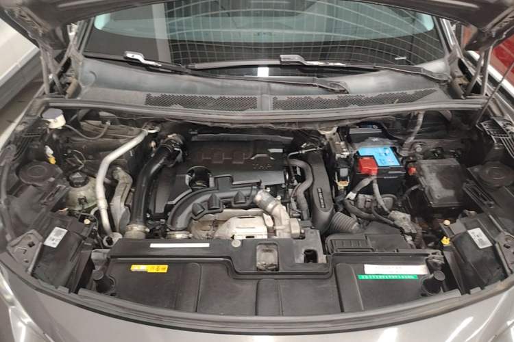 Used Peugeot 4008 2017 350THP Elite Edition Engine Bay