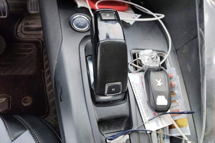 Used Peugeot 4008 2017 350THP Elite Edition Gear Lever