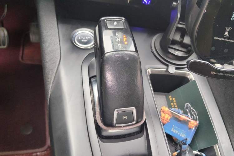 Used Peugeot 4008 2017 350THP Comfort Edition Gear Lever