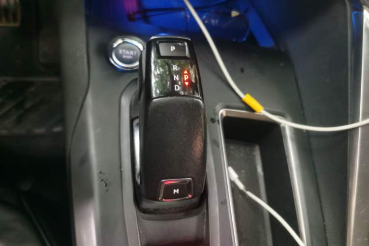 Used Peugeot 4008 2017 350THP Elite Edition Gear Lever