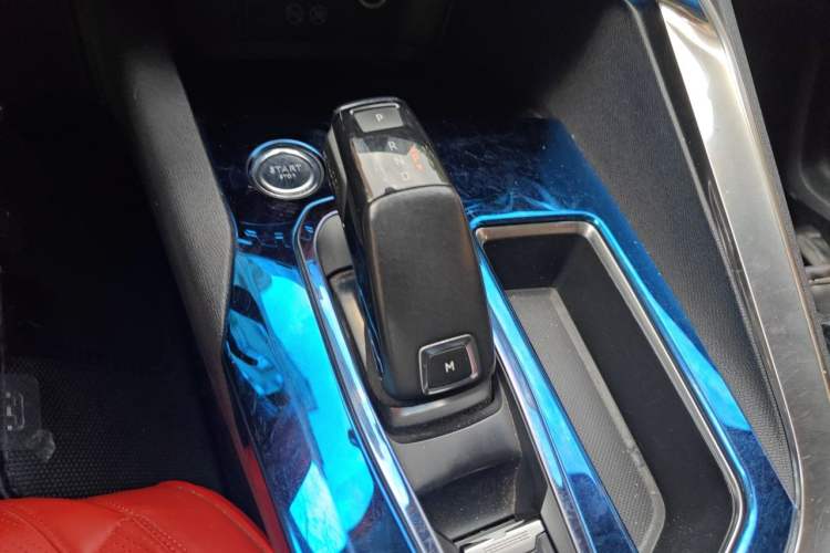 Used Peugeot 4008 2017 350THP Elite Edition Gear Lever