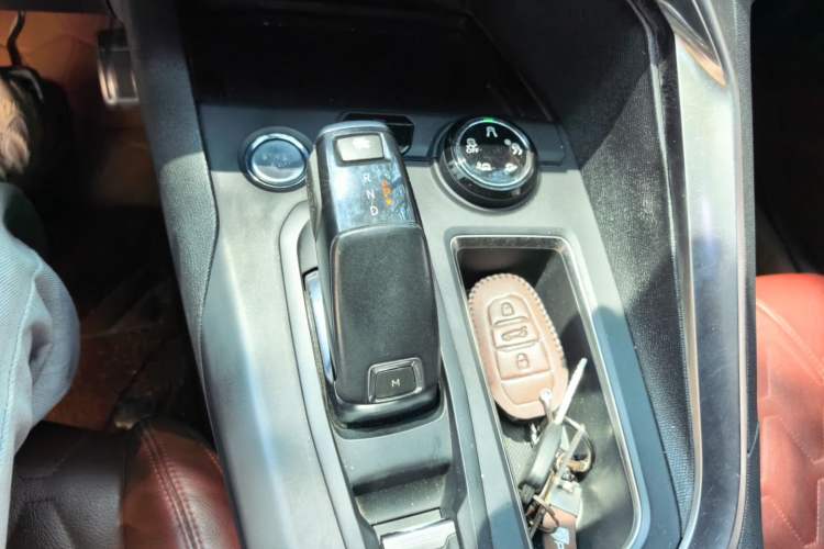 Used Peugeot 4008 2017 380THP Luxury GT Edition Gear Lever