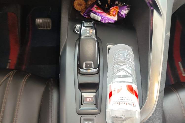 Used Peugeot 4008 2017 350THP Elite Edition Gear Lever