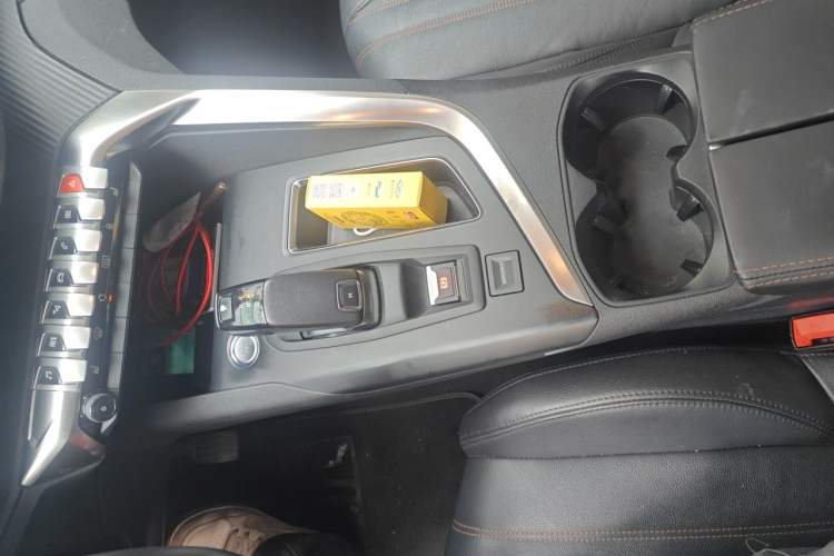 Used Peugeot 4008 2017 350THP Elite Edition Gear Lever