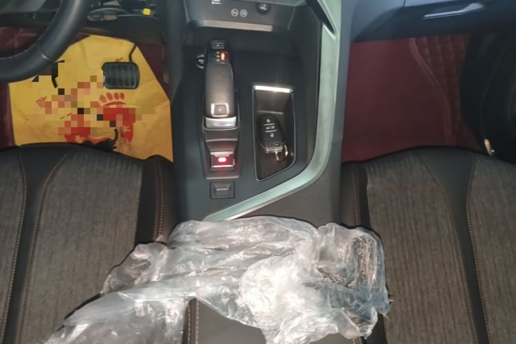 Used Peugeot 4008 2017 350THP Elite Edition Gear Lever