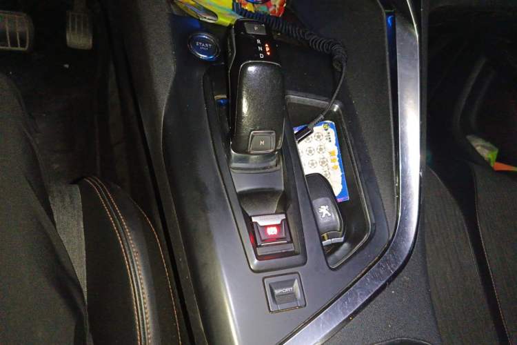 Used Peugeot 4008 2017 350THP Elite Edition Gear Lever