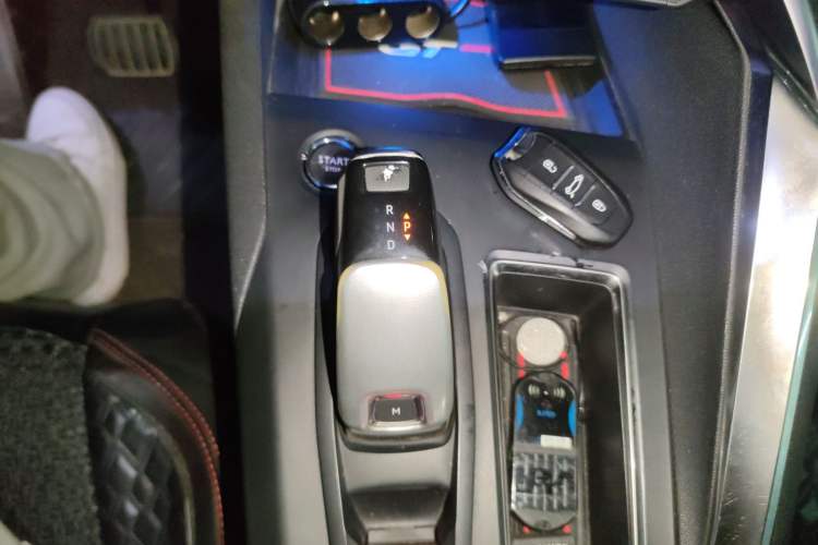 Used Peugeot 4008 2017 350THP Elite Edition Gear Lever