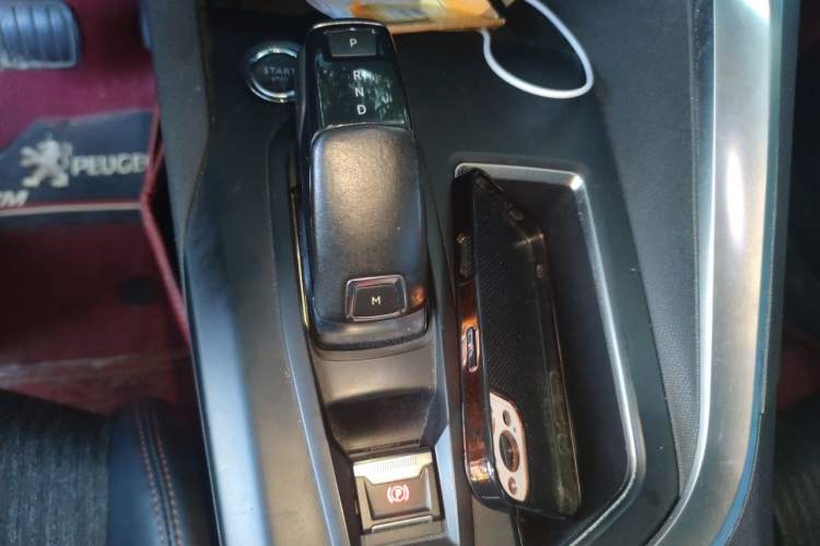 Used Peugeot 4008 2017 350THP Elite Edition Gear Lever