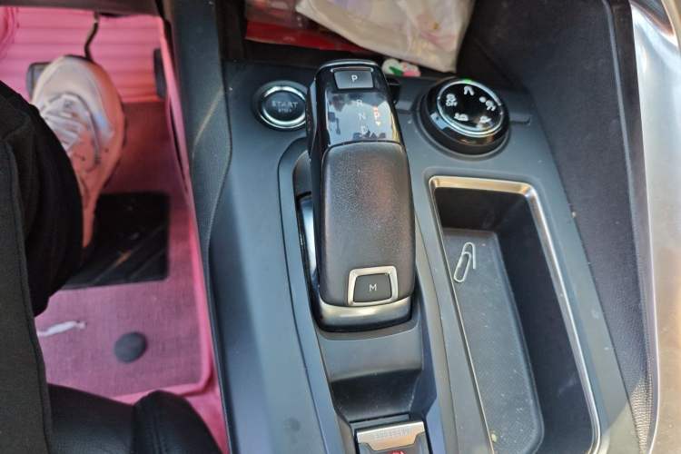 Used Peugeot 4008 2017 380THP Luxury Edition Gear Lever