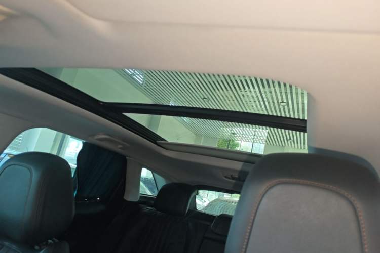 Used Peugeot 4008 2017 350THP Elite Edition Headliner