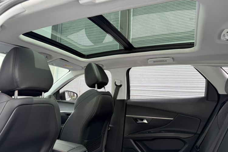 Used Peugeot 4008 2017 350THP Elite Edition Headliner