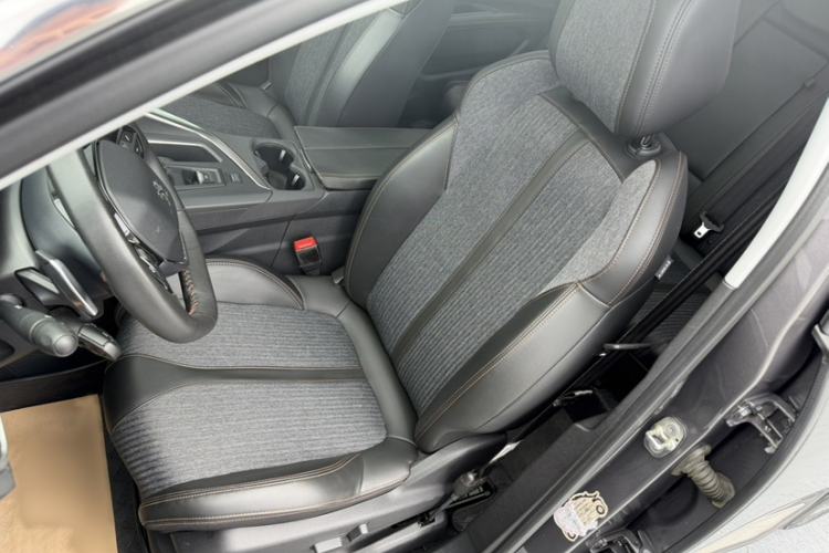 Used Peugeot 4008 2017 350THP Elite Edition Interior 1