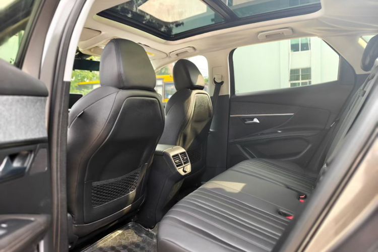 Used Peugeot 4008 2017 350THP Luxury Edition Interior 3