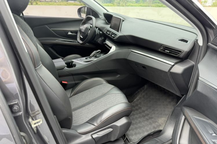 Used Peugeot 4008 2017 350THP Elite Edition Interior 3