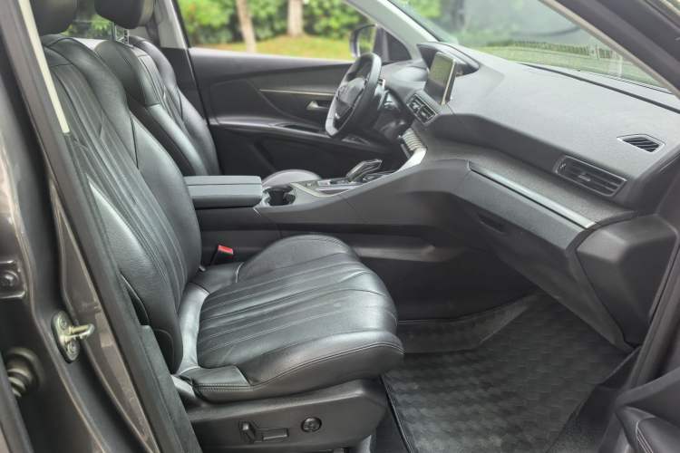 Used Peugeot 4008 2017 380THP Luxury Edition Interior 4