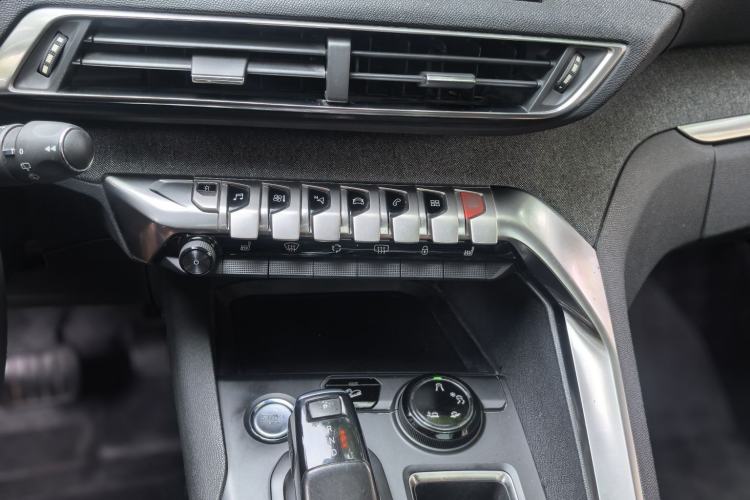 Used Peugeot 4008 2017 380THP Luxury Edition Interior 5