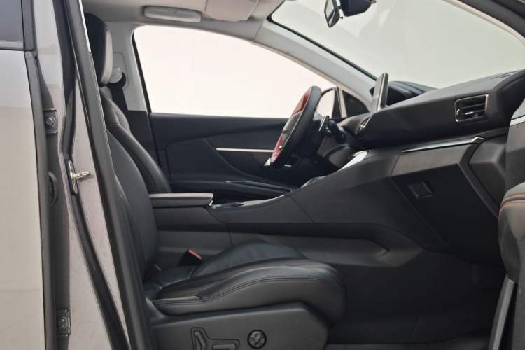 Used Peugeot 4008 2017 350THP Elite Edition Interior 5