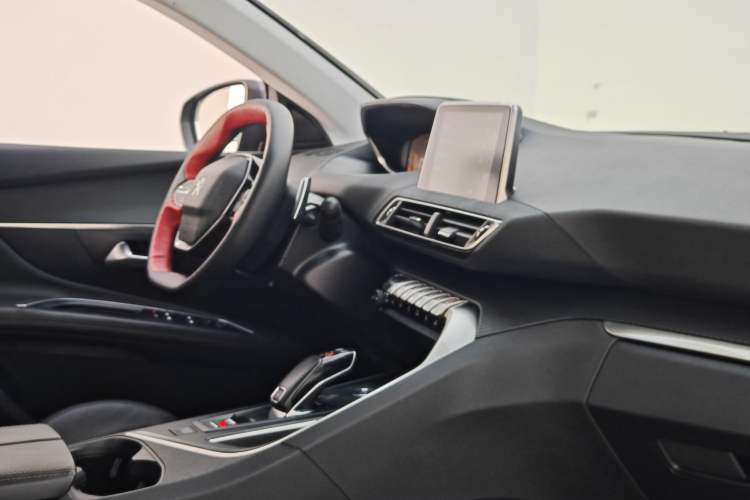 Used Peugeot 4008 2017 350THP Elite Edition Interior 6