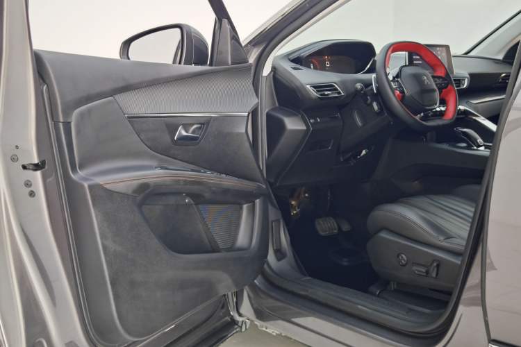 Used Peugeot 4008 2017 350THP Elite Edition Interior 7