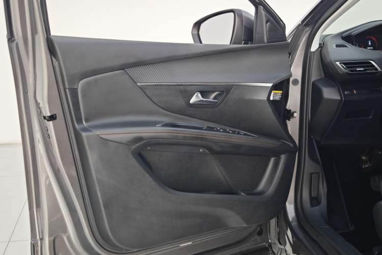 Used Peugeot 4008 2017 350THP Elite Edition Interior 8