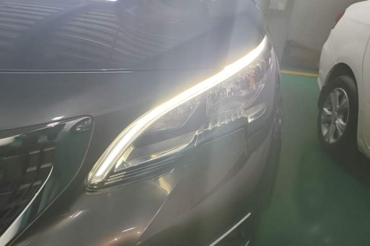 Used Peugeot 4008 2017 350THP Elite Edition Left Front Headlight