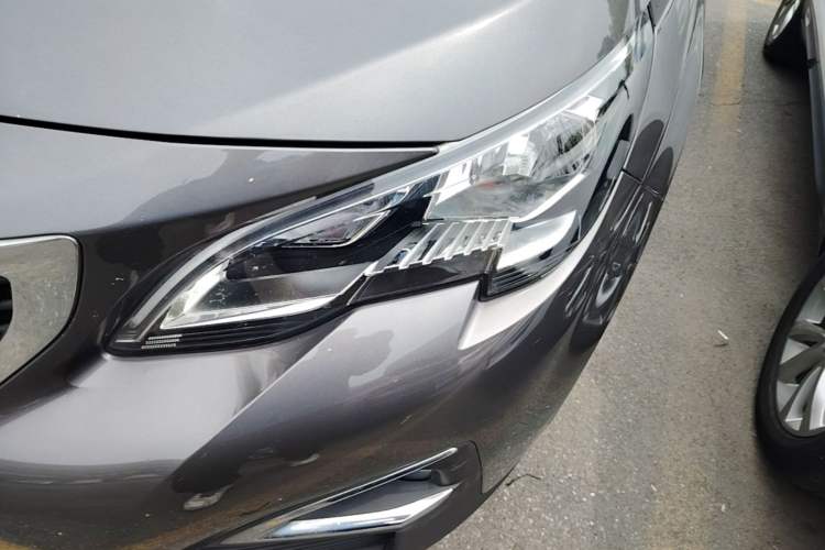 Used Peugeot 4008 2017 350THP Elite Edition Left Front Headlight